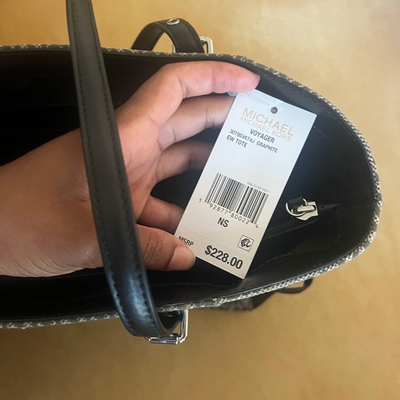 Michael Kors Tote bags and Wallets